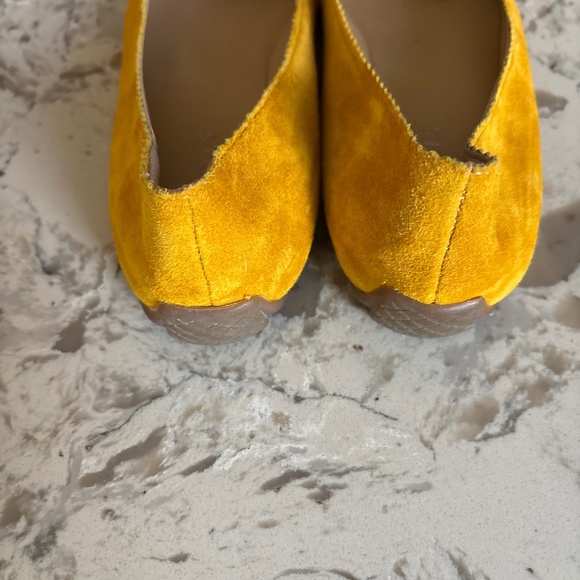 Talbots Francesca Keeper Gold Suede Driving Loafers Flats Sz 9.5 M - Picture 4 of 7